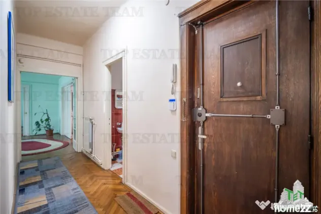 Proprietate interbelica emblematica | Etaj integral in vila