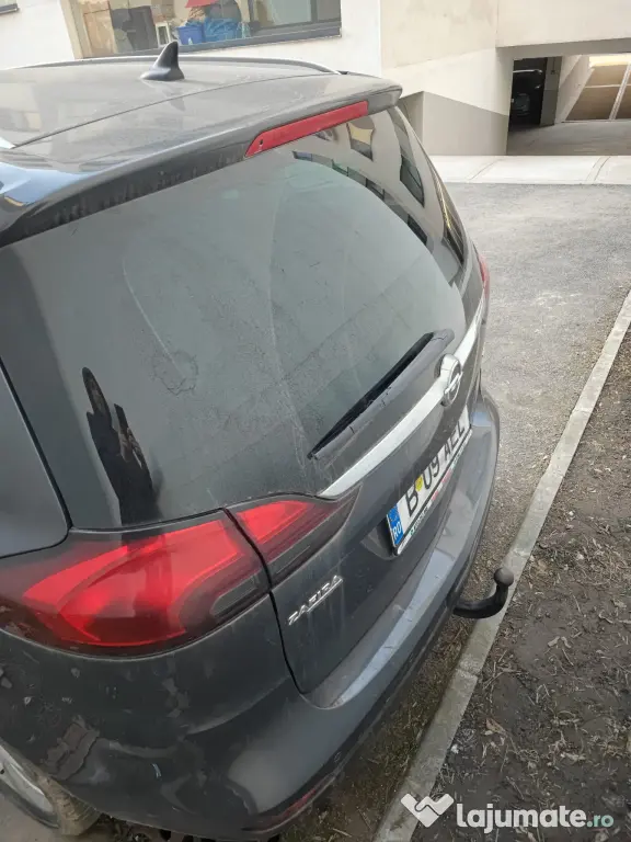 Opel Zafira Tourer 2015