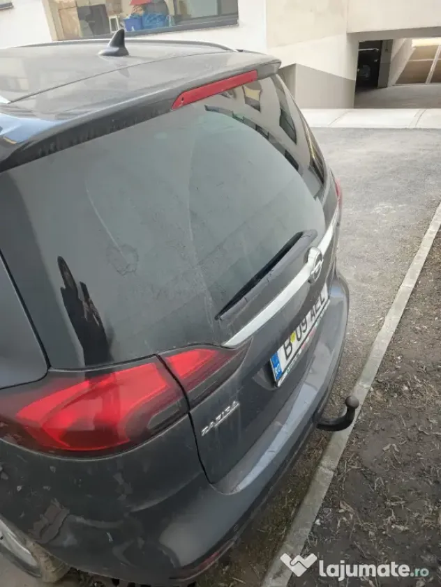 Opel Zafira Tourer 2015