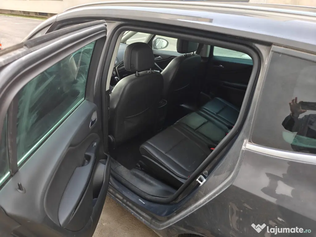 Opel Zafira Tourer 2015