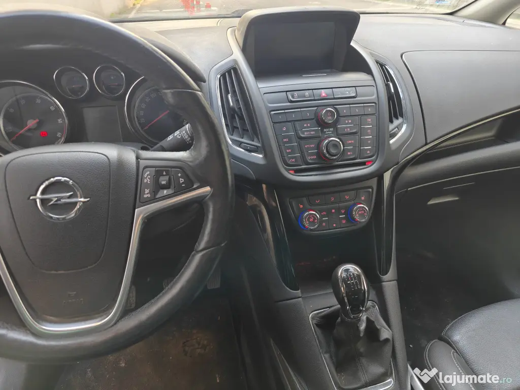 Opel Zafira Tourer 2015
