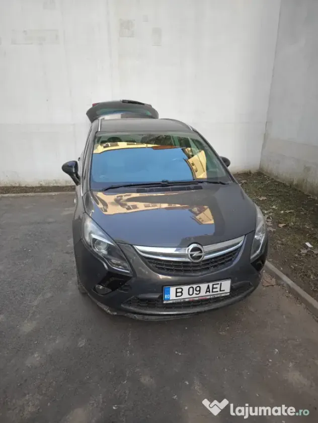 Opel Zafira Tourer 2015
