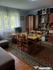 Casa de vanzare, recent renovata, intr o zona linistita. 