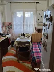 Apartament 2 camere Racadau-intrare,2 balcoane,135000 Euro 