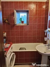 Apartament 2 camere Racadau-intrare,2 balcoane,135000 Euro 