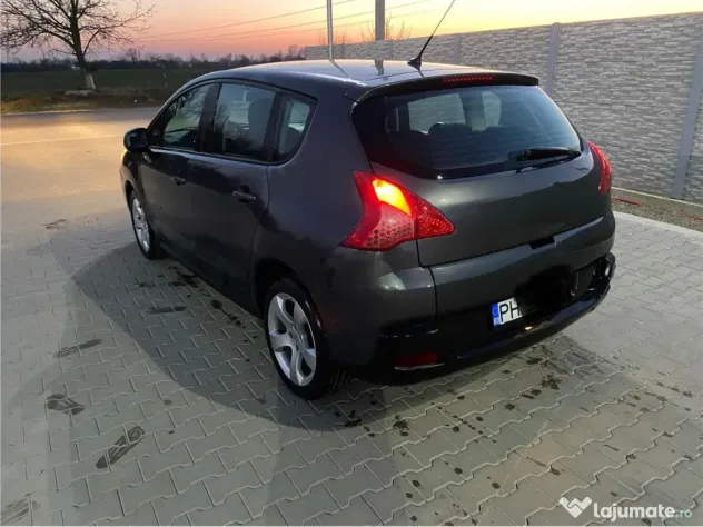 Peugeot 3008 2011