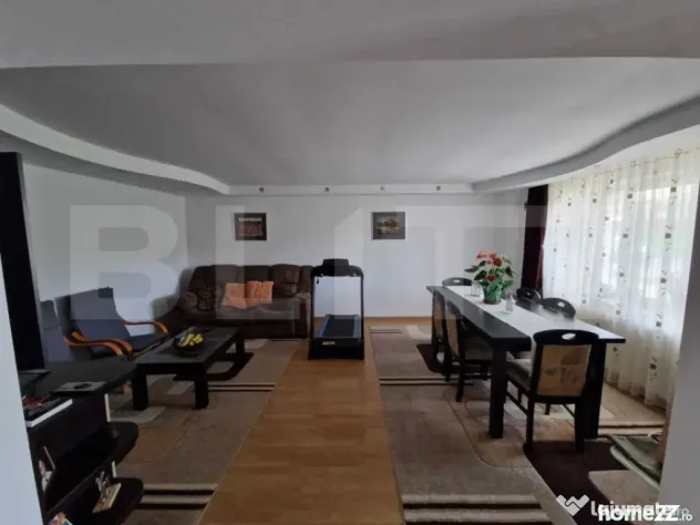 Casă cu 2 apartamente, mansardă și teren 1000 mp – Tom