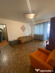 Apartament 3 camere, 65 mp, decomandat, zona Craiovita Noua