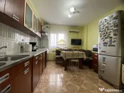 Ap. de vânzare , 2 cam. decomandate, central 