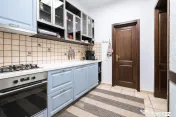 ARMENEASCA, APARTAMENT ELEGANT, SINGUR PE NIVEL, 185 MP! 
