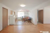 Casă cu 5 camere de vânzare în Sânmartin – Cartier ... 