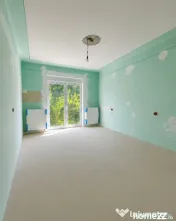 Proprietate, 75 mp, piscină, beci și 2 garaje, zona Centra