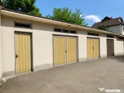Proprietate, 75 mp, piscină, beci și 2 garaje, zona Centra