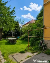 Proprietate, 75 mp, piscină, beci și 2 garaje, zona Centra