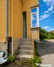 Proprietate, 75 mp, piscină, beci și 2 garaje, zona Centra