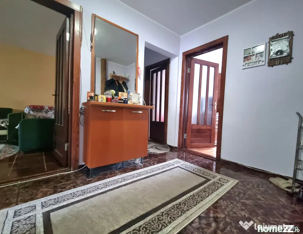 Apartament 3 camere decomandate/Zona Mioriței-Banca Națion