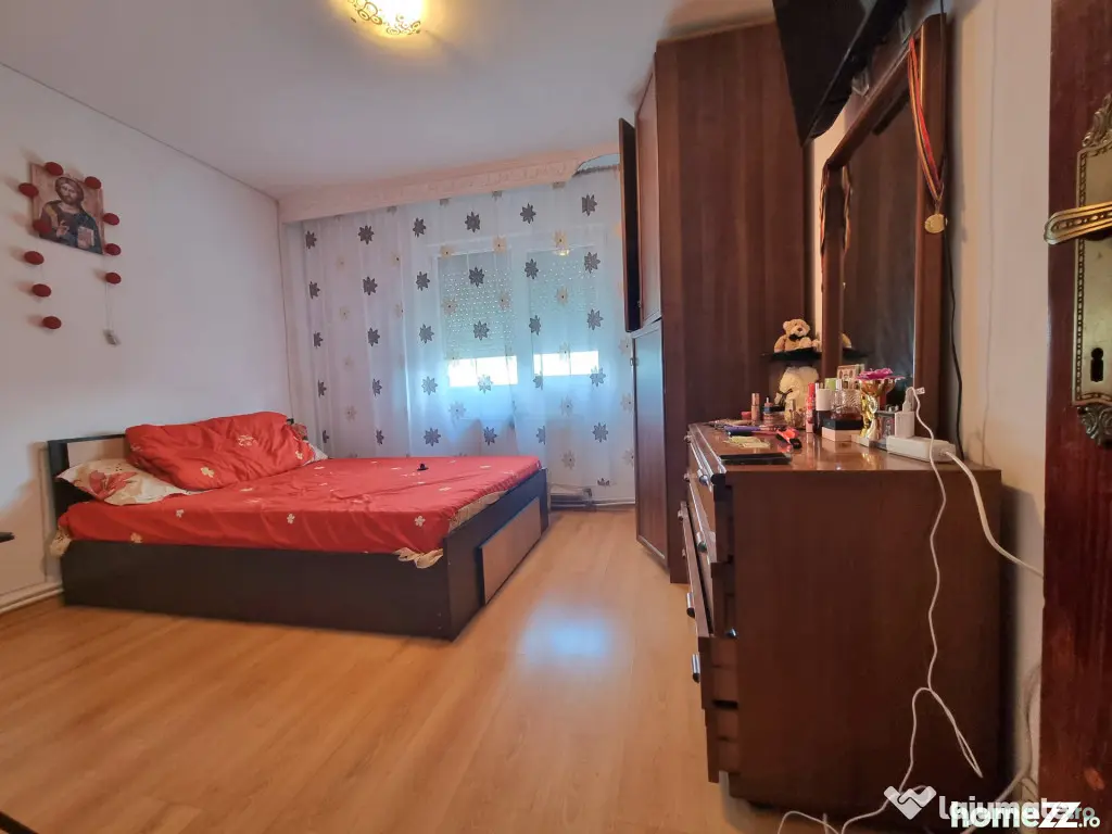 Apartament 3 camere decomandate/Zona Mioriței-Banca Națion
