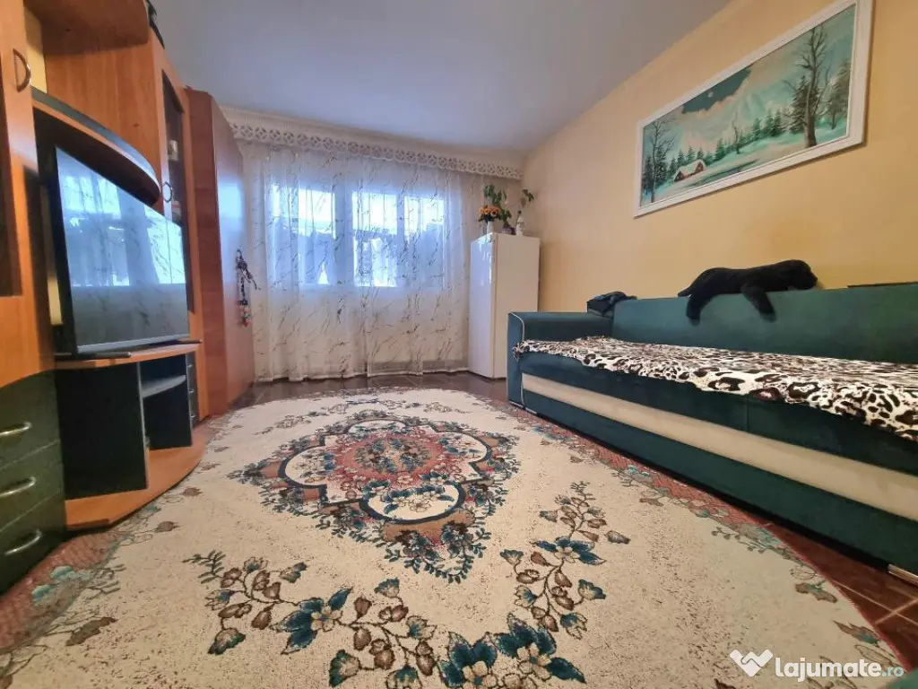 Mioriței, colț cu Banca Națională- Apartament 3 camere d