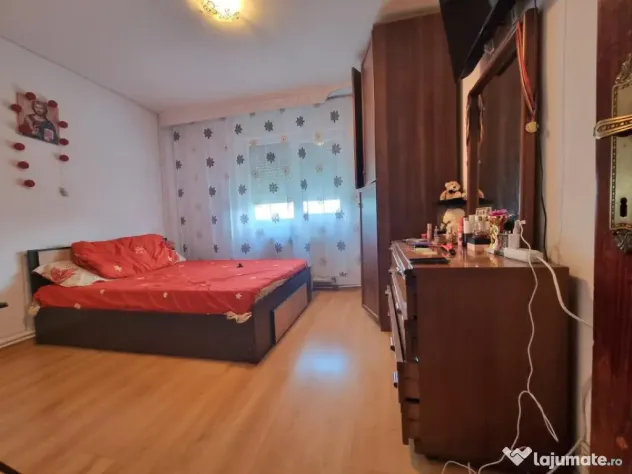 Mioriței, colț cu Banca Națională- Apartament 3 camere d