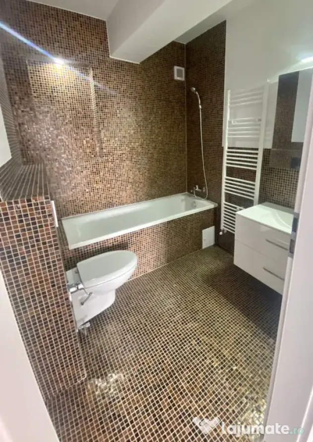 Penthouse 4 camere, 2 băi, terasă