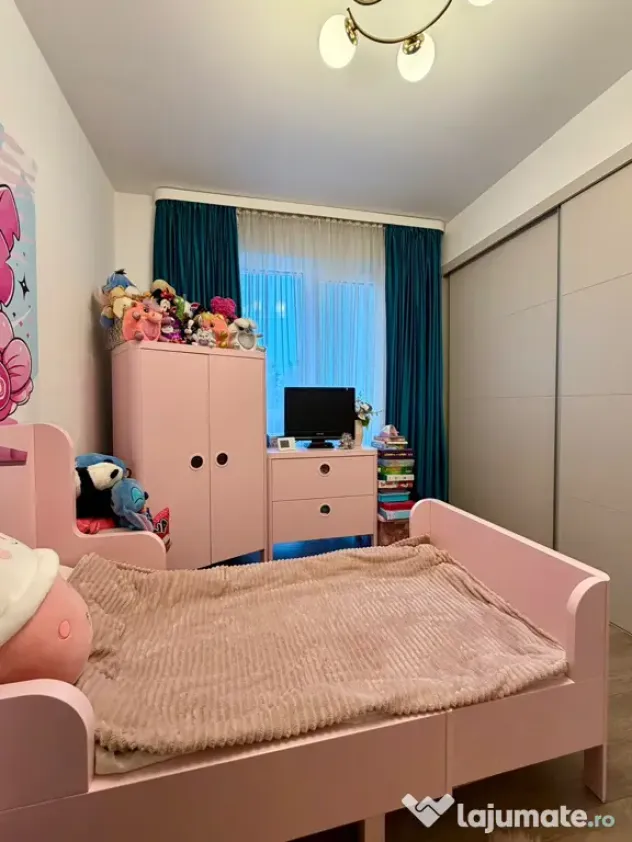 Penthouse 4 camere, 2 băi, terasă