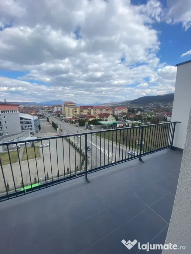 Penthouse 4 camere, 2 băi, terasă