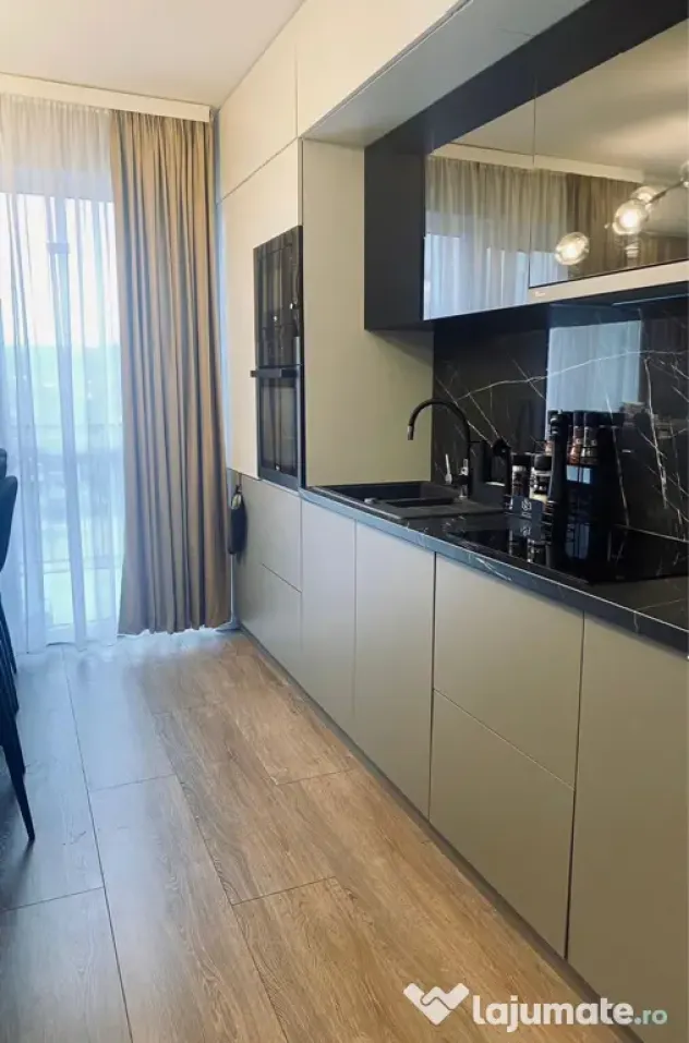 Penthouse 4 camere, 2 băi, terasă