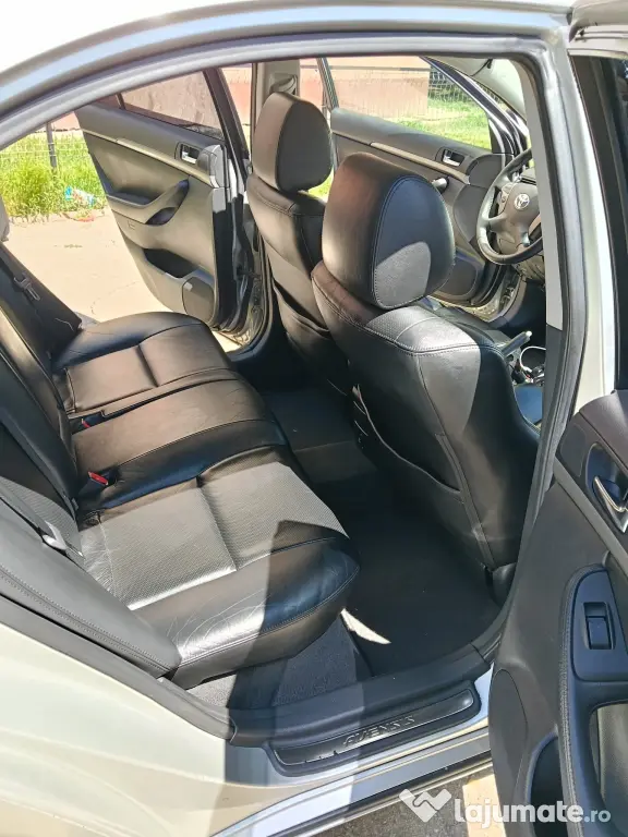 Toyota Avensis t25