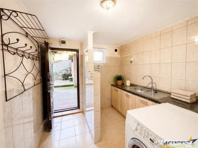 Nivel in casa cu 2 apartamente,145 mp utili teren 338mp, Gh