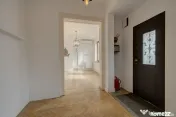 In Cartierul Evreiesc, casa 3 camere pivnita si mansarda ope 