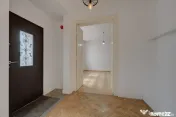 In Cartierul Evreiesc, casa 3 camere pivnita si mansarda ope 