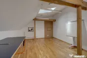In Cartierul Evreiesc, casa 3 camere pivnita si mansarda ope 