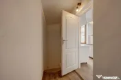 In Cartierul Evreiesc, casa 3 camere pivnita si mansarda ope 