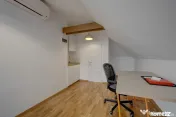 In Cartierul Evreiesc, casa 3 camere pivnita si mansarda ope 
