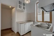 In Cartierul Evreiesc, casa 3 camere pivnita si mansarda ope