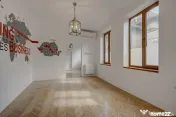 In Cartierul Evreiesc, casa 3 camere pivnita si mansarda ope 