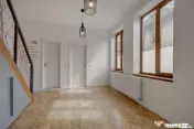 In Cartierul Evreiesc, casa 3 camere pivnita si mansarda ope 