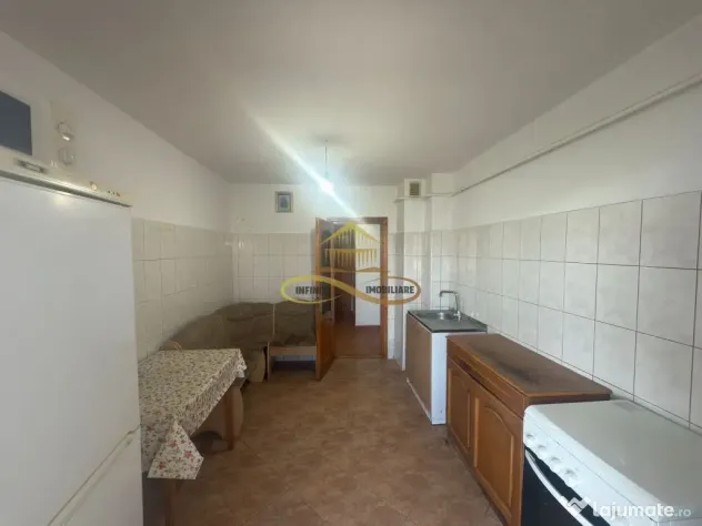 De vanzare apartament 3 camere decomandate Republicii Bacau