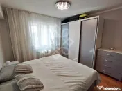 Apartament cu 3 camere si loc de parcare, zona Decebal 