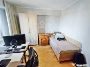 Apartament cu 3 camere si loc de parcare, zona Decebal 