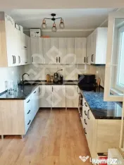 Apartament cu 3 camere si loc de parcare, zona Decebal 