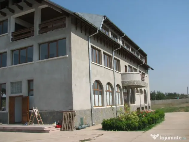 Imobil bun pentru cămin seniori, clinică, școală,pens...