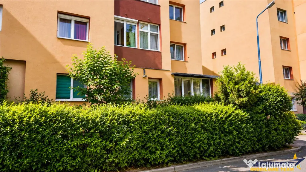 Garsoniera decomandata cu bucatarie si balcon,Tractorul, Bra