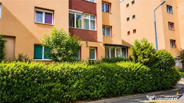 Garsoniera decomandata cu bucatarie si balcon,Tractorul, Bra