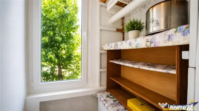 Garsoniera decomandata cu bucatarie si balcon,Tractorul, Bra