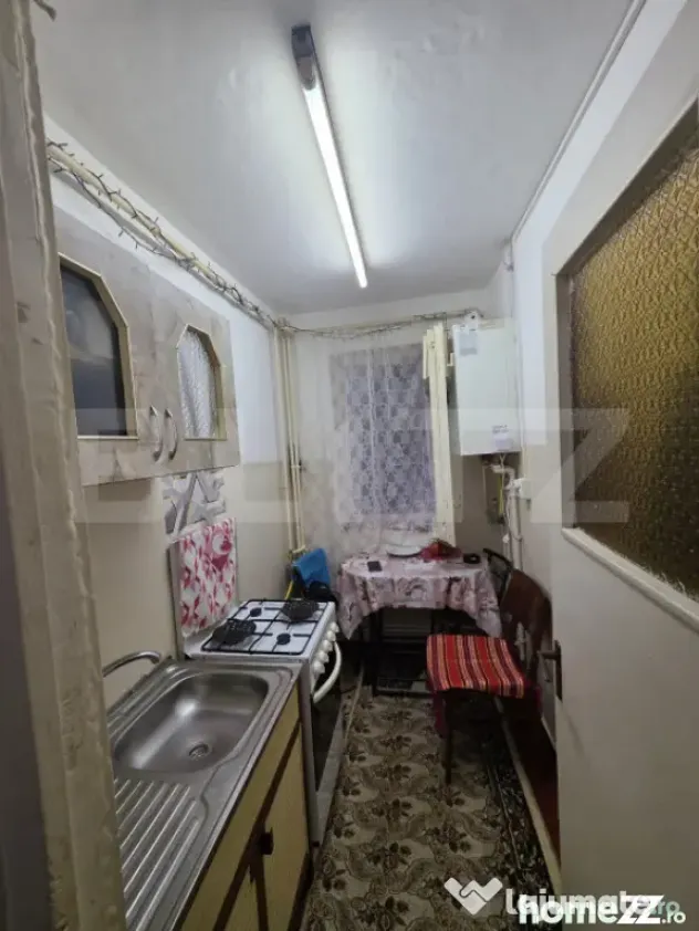 Apartament cu 2 camere, 33.50 mp, semidecomandat, zona Micro