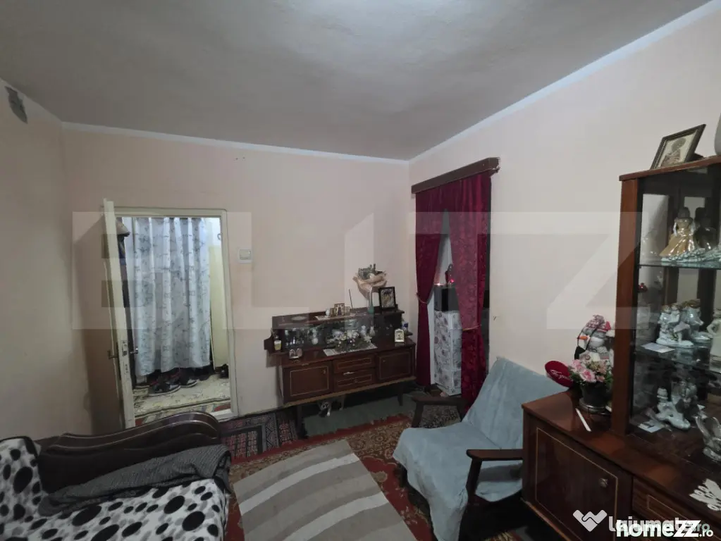 Apartament cu 2 camere, 33.50 mp, semidecomandat, zona Micro