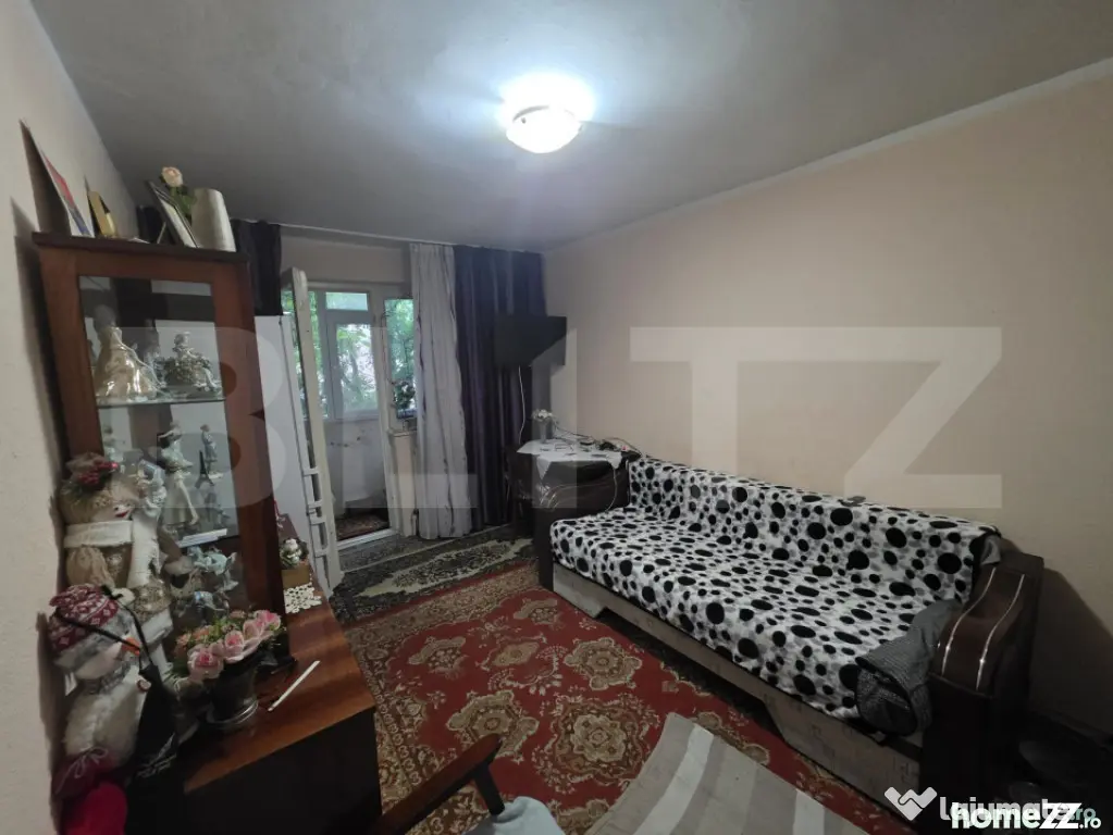 Apartament cu 2 camere, 33.50 mp, semidecomandat, zona Micro