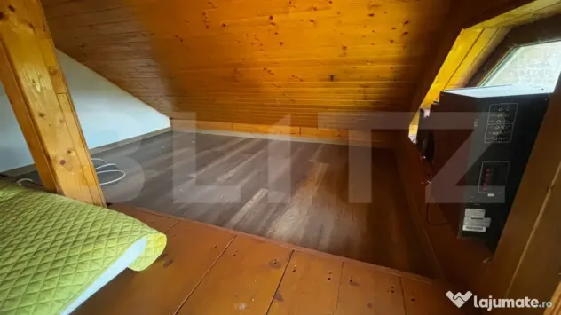 Căsuță de vacanță utilată, teren 720 mp, piscină, zon