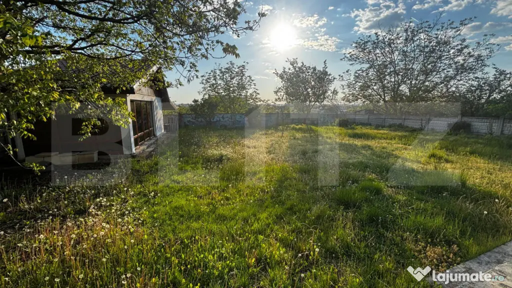 Căsuță de vacanță utilată, teren 720 mp, piscină, zon